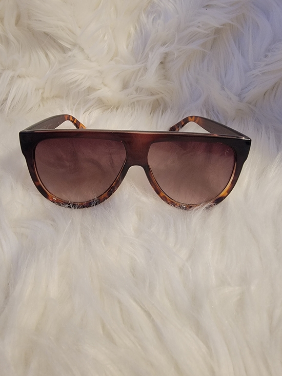 Simply Vera By Vera Wang Accessories - Tortoiseshell Sunglasses - Classic Brown Simply Vera